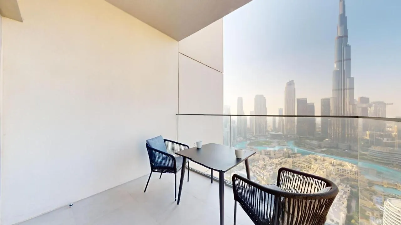 Burj Royale - Mesmerizing Three Bed With Burj View Dubai